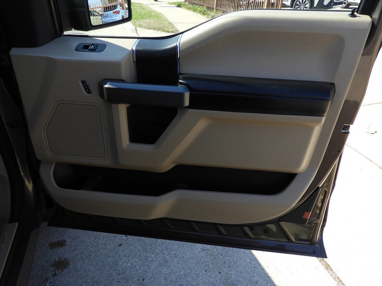 Used 2016 Ford F150 XLT w/ Trailer Tow Package image 39