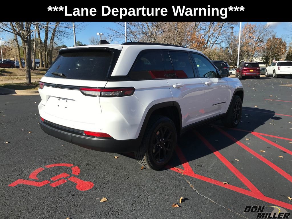 New 2025 Jeep Grand Cherokee Laredo image 5