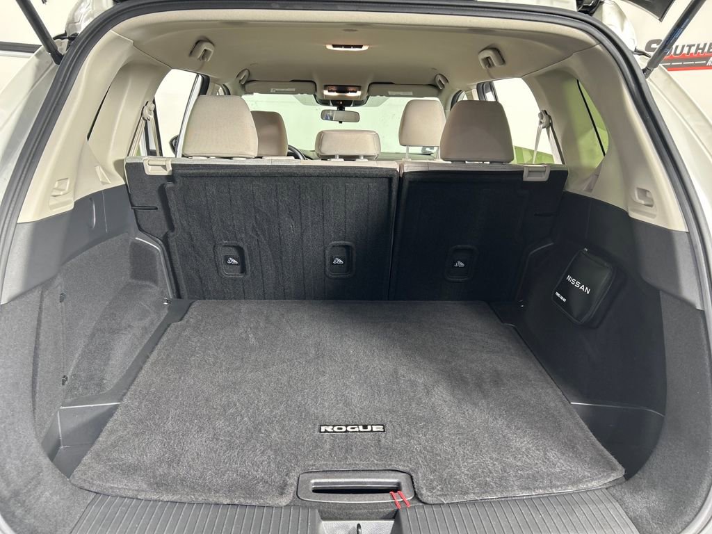 Used 2023 Nissan Rogue SV image 20
