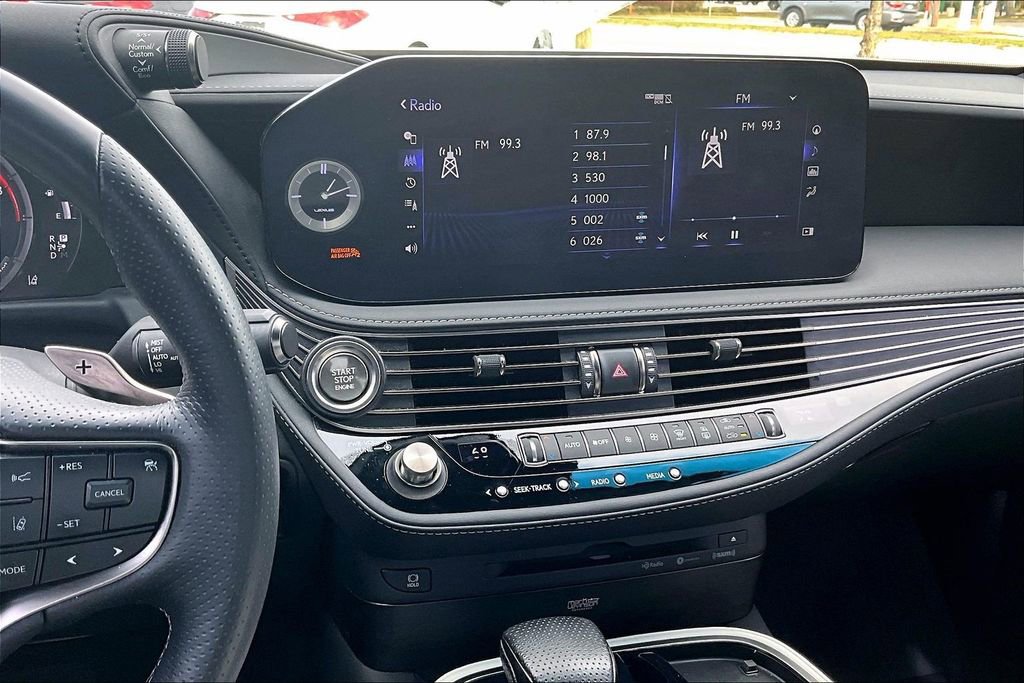 Used 2021 Lexus LS 500 F Sport w/ Accessory Package (Z2) image 9