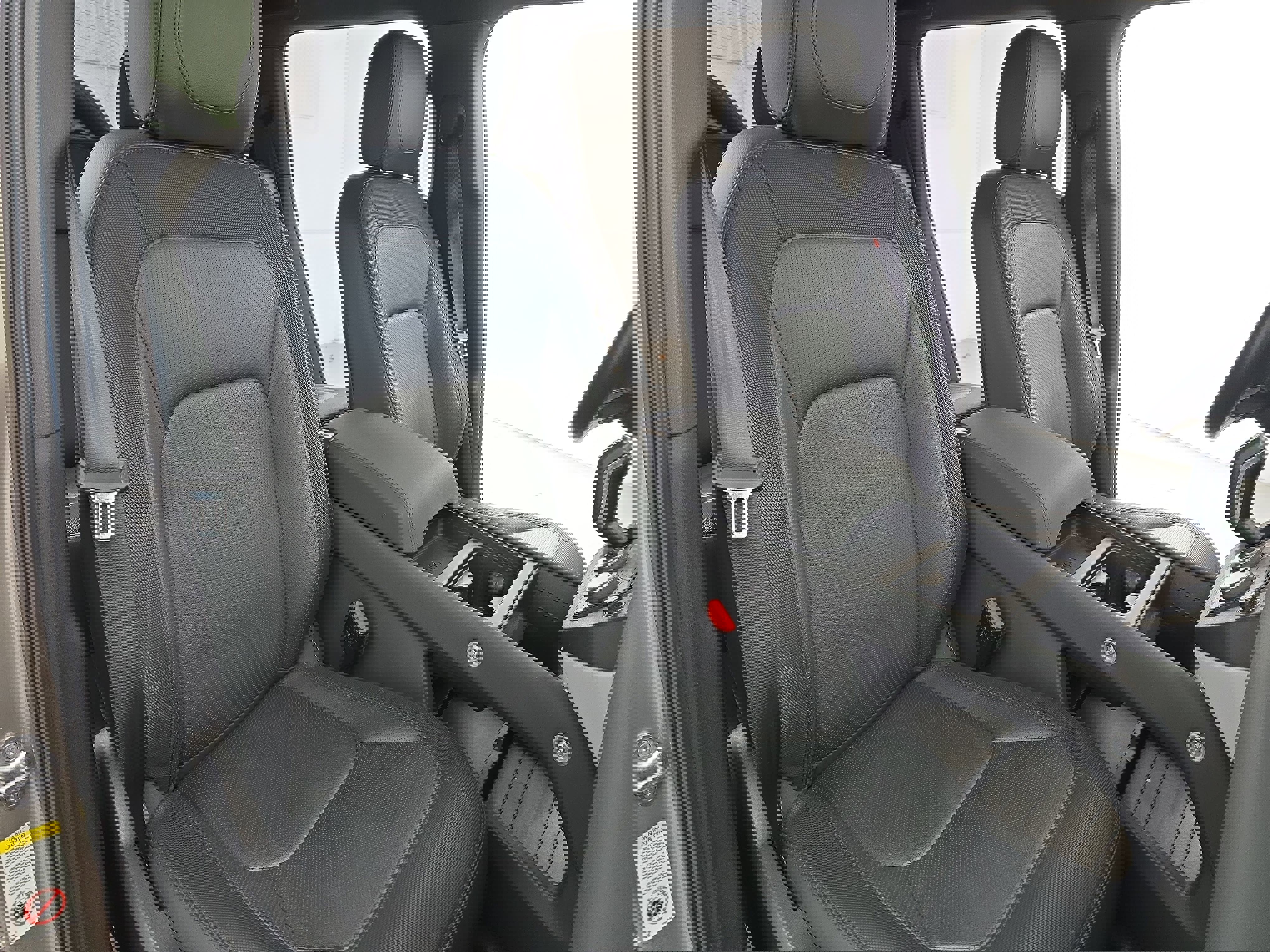 Used 2023 Land Rover Defender 110 X-Dynamic SE image 10