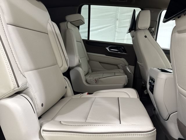 New 2026 GMC Yukon XL Denali w/ Denali Reserve Package RWD image 28