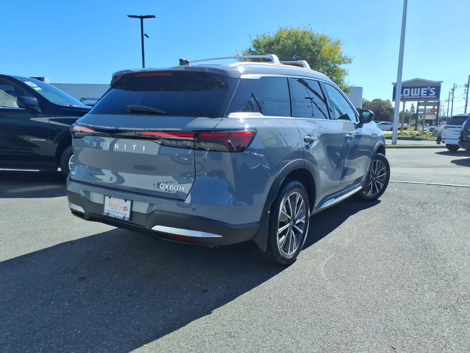 Certified 2026 INFINITI QX60 Luxe w/ Cargo Package AWD/4WD image 5