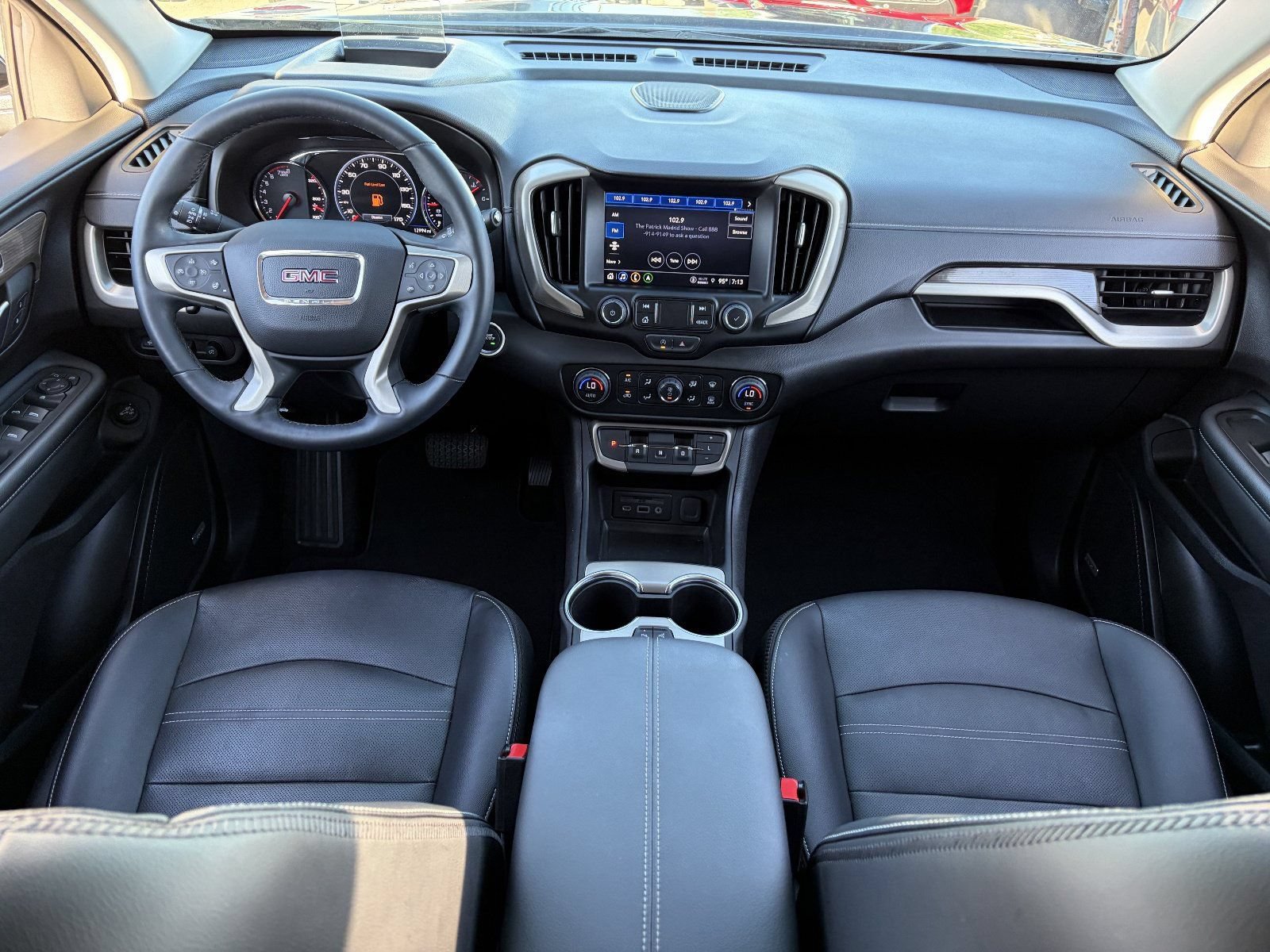 Certified 2024 GMC Terrain Denali w/ Denali Premium Package AWD/4WD image 16