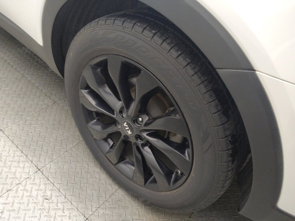 Used 2020 Kia Sorento EX FWD image 31