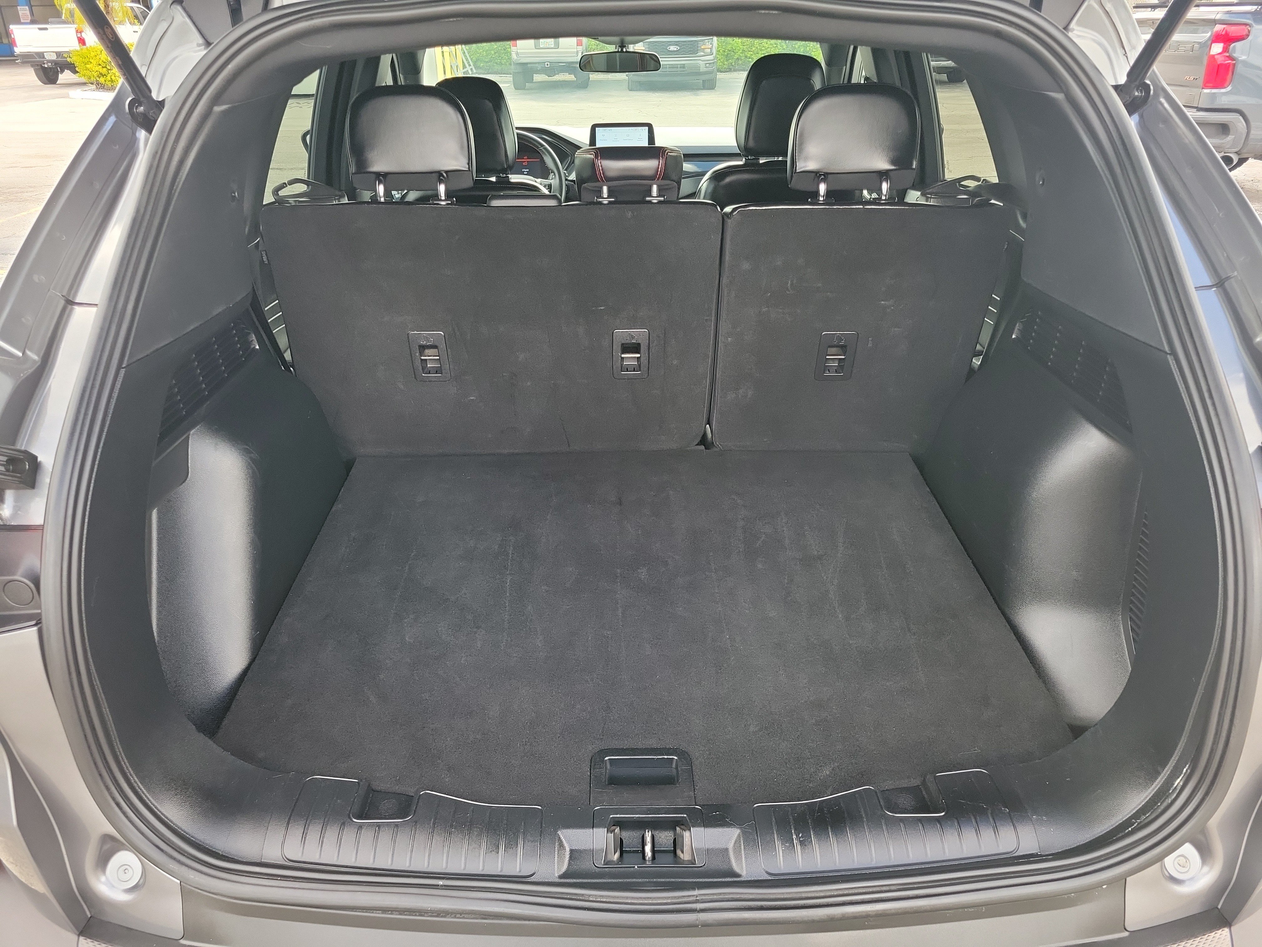 Used 2025 Ford Escape ST-Line FWD image 9
