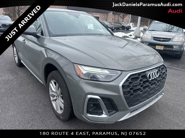Used 2023 Audi Q5 2.0T Premium w/ Convenience Package image 3