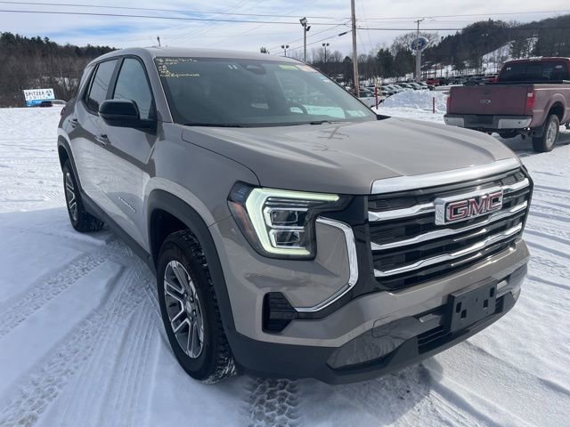 Used 2025 GMC Terrain Elevation image 3