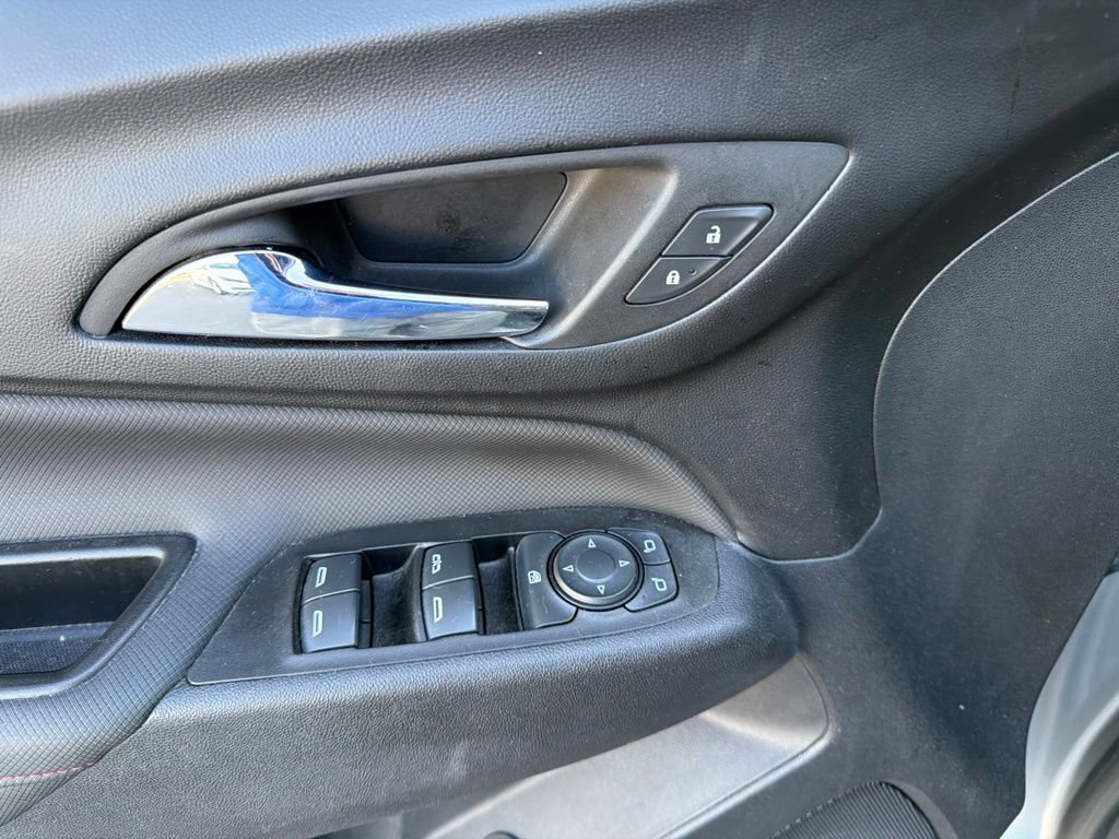 Used 2023 Chevrolet Equinox RS w/ LPO, Floor Liner Package AWD/4WD image 8