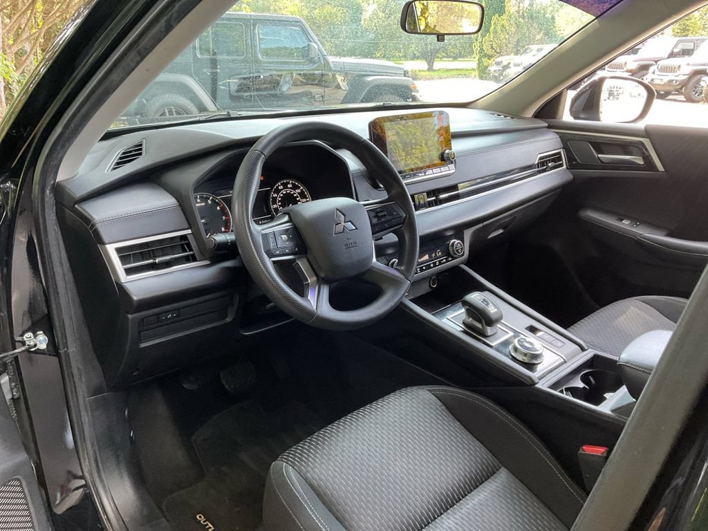 Used 2022 Mitsubishi Outlander ES AWD/4WD image 21