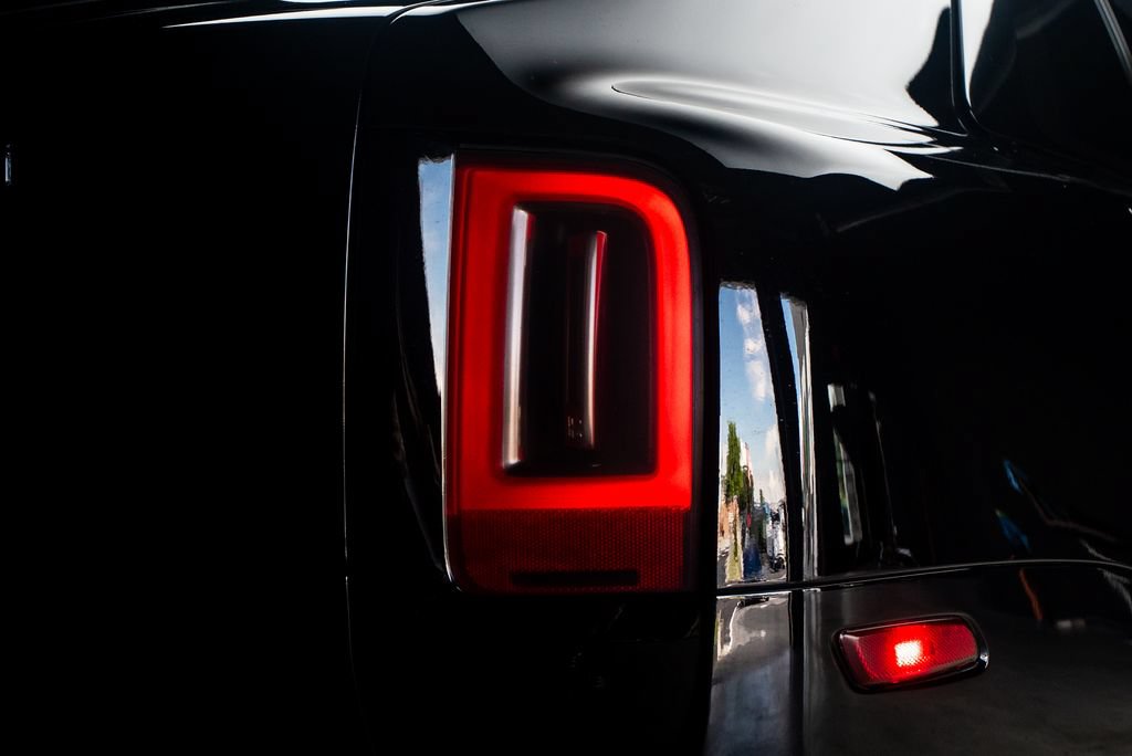 Used 2022 Rolls-Royce Cullinan w/ Cullinan Package AWD/4WD image 19