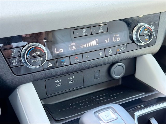 Used 2025 Mitsubishi Outlander SEL image 36