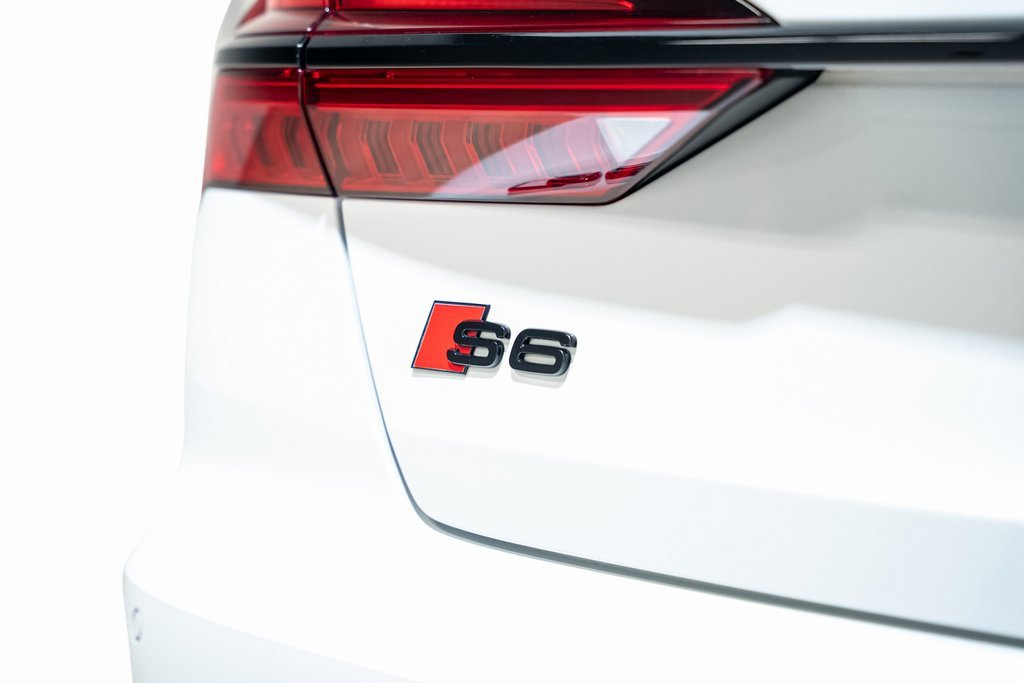 Used 2021 Audi S6 Prestige w/ Prestige Package image 17