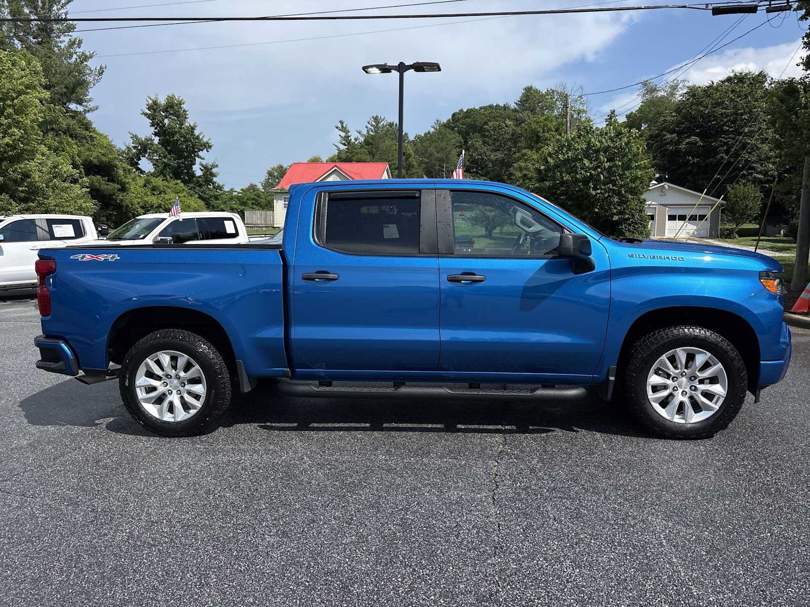 Used 2022 Chevrolet Silverado 1500 Custom AWD/4WD image 5
