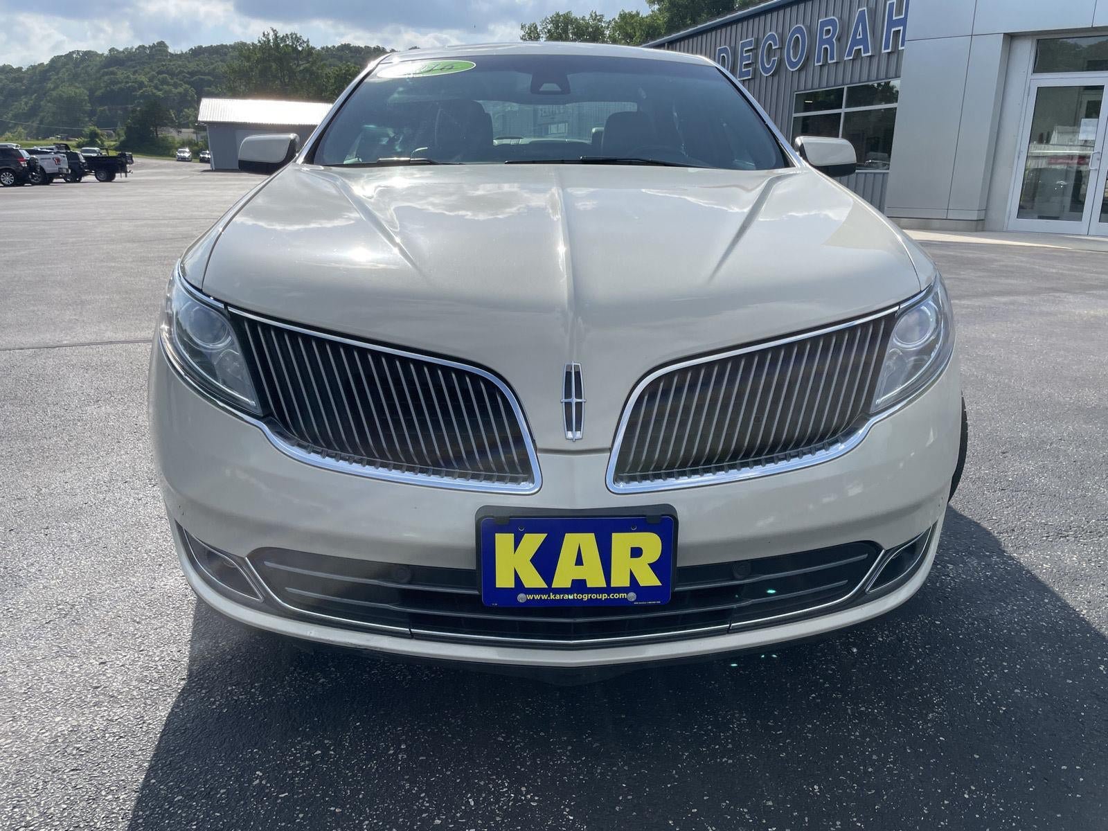 Used 2016 Lincoln MKS AWD w/ Equipment Group 101A image 4
