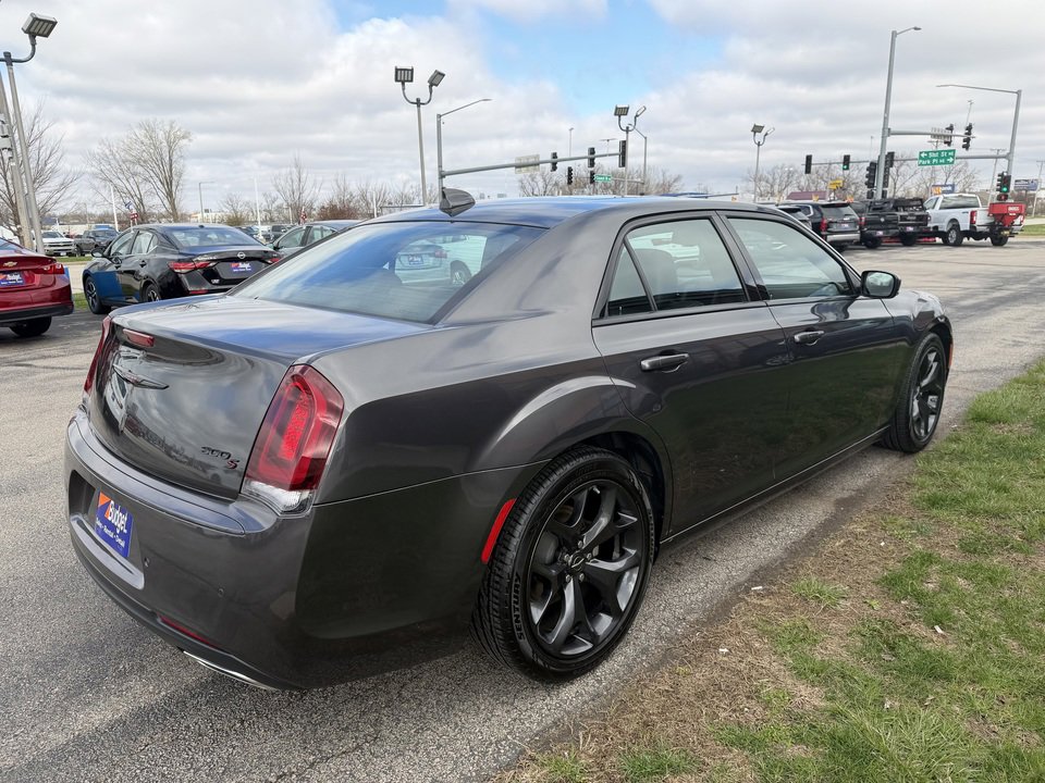 Used 2023 Chrysler 300 S w/ Comfort Group image 6