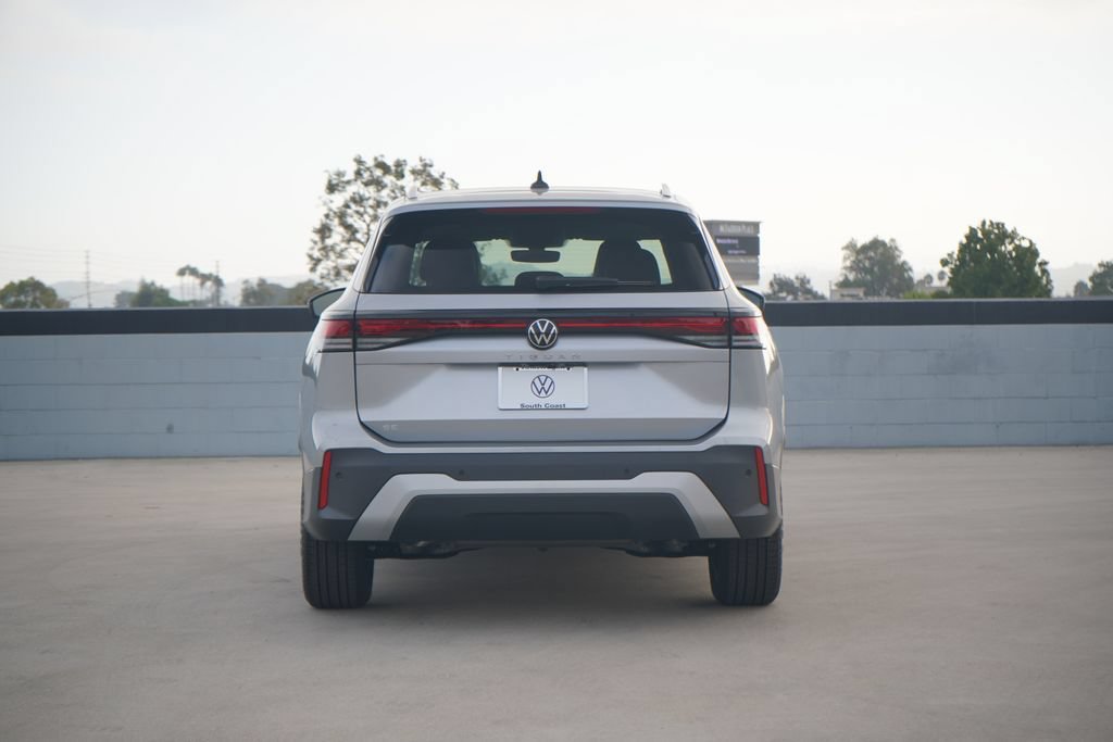 New 2026 Volkswagen Tiguan SE FWD image 4