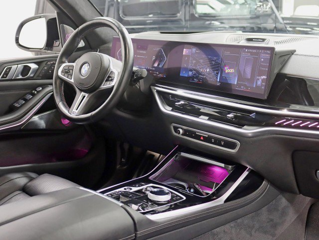 Used 2023 BMW X7 M60i w/ Executive Package image 36
