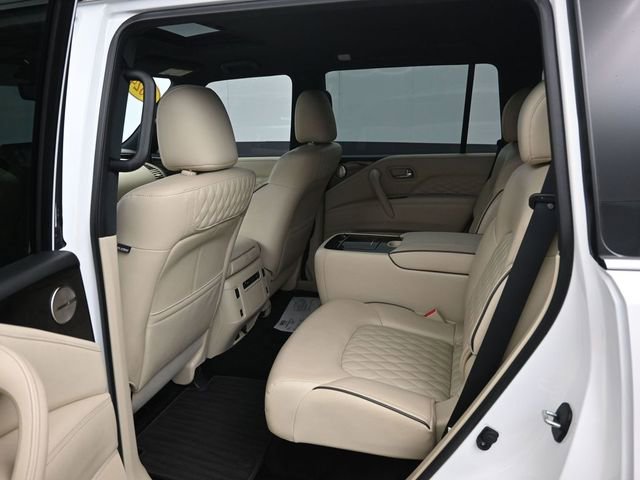 Used 2024 INFINITI QX80 Sensory AWD/4WD image 10