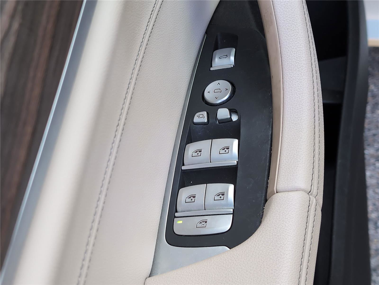 Used 2021 BMW X3 sDrive30i w/ M Sport Package image 12