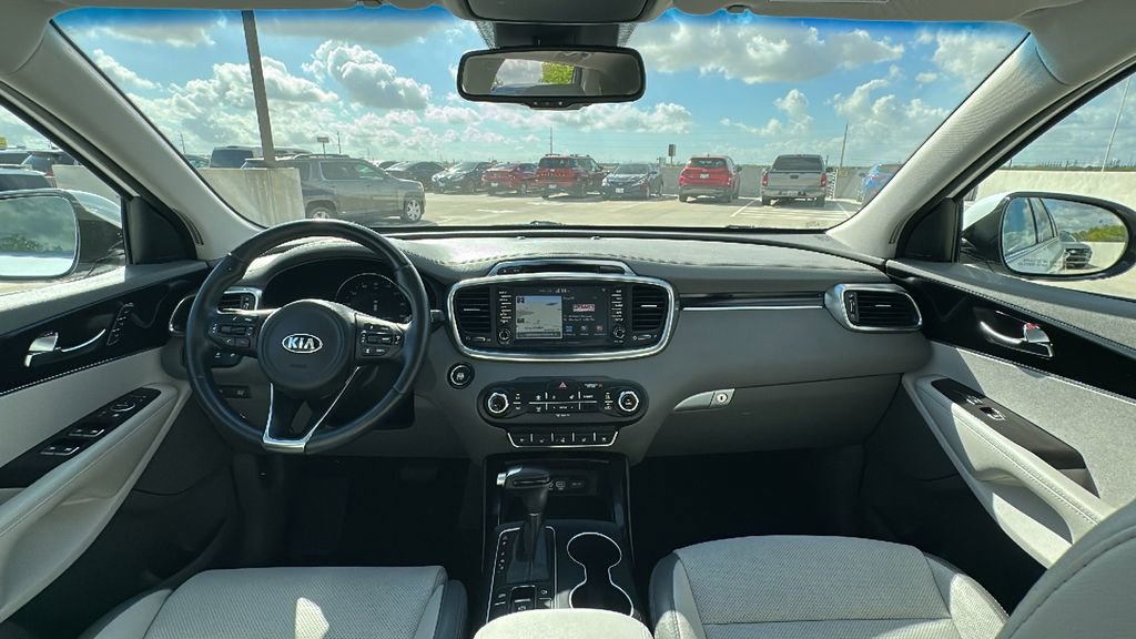 Used 2017 Kia Sorento SX image 22