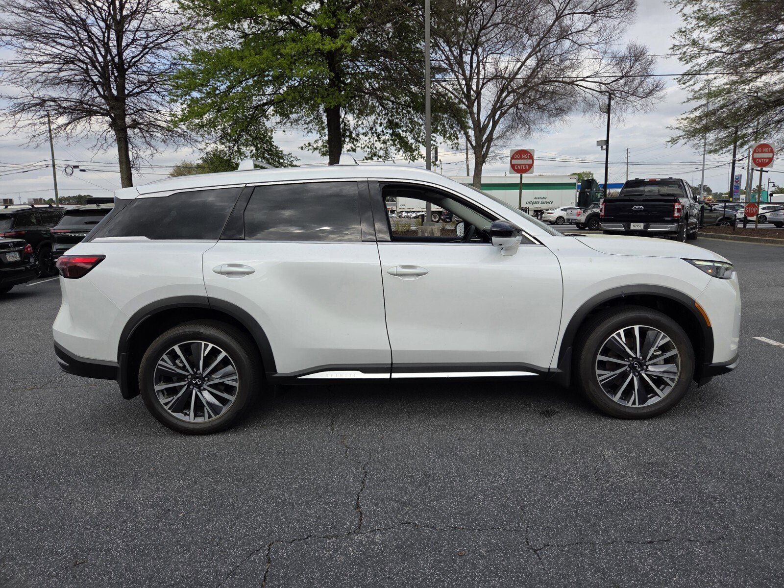 New 2026 INFINITI QX60 Luxe w/ Cargo Package image 5