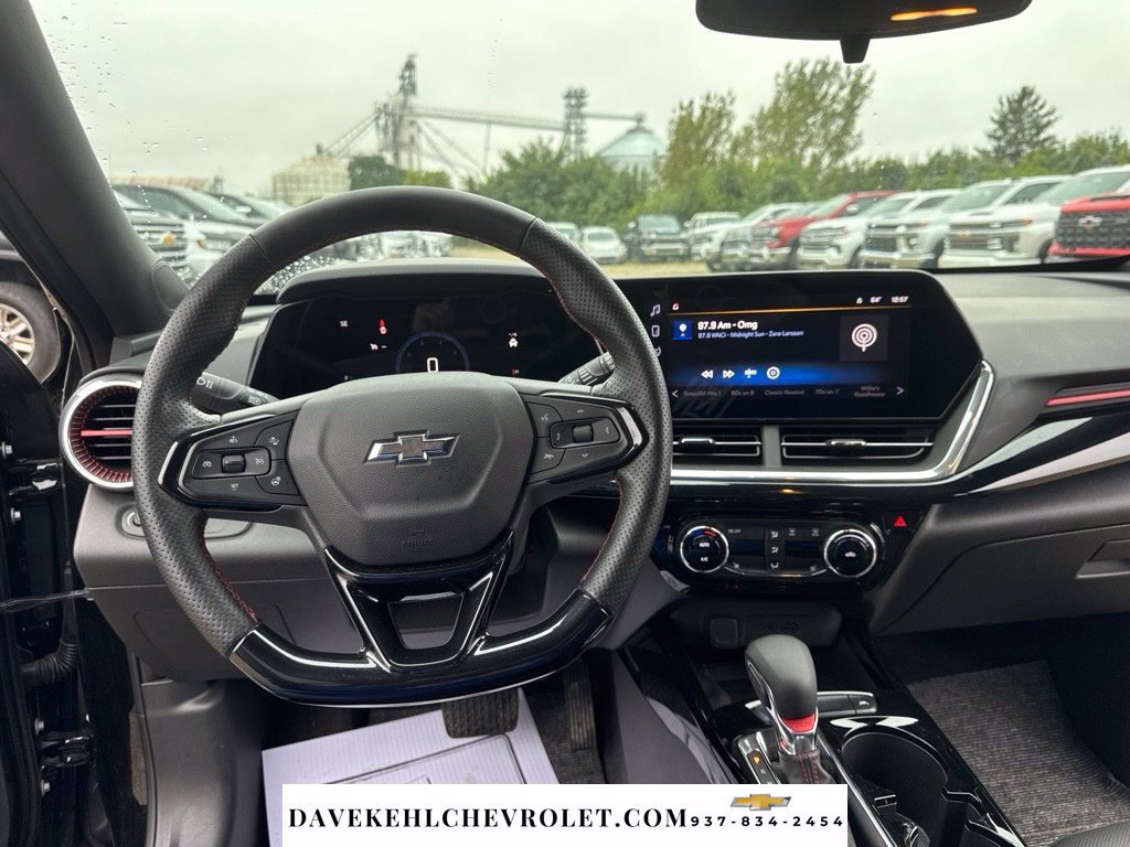 Used 2024 Chevrolet Trax RS w/ Sunroof Package FWD image 11