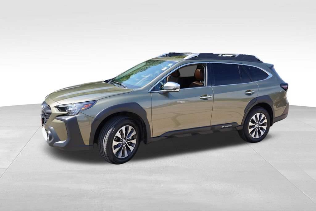 Used 2025 Subaru Outback Touring AWD/4WD image 10