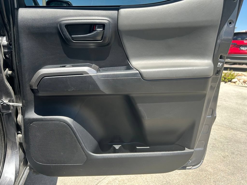 Used 2019 Toyota Tacoma SR5 AWD/4WD image 27