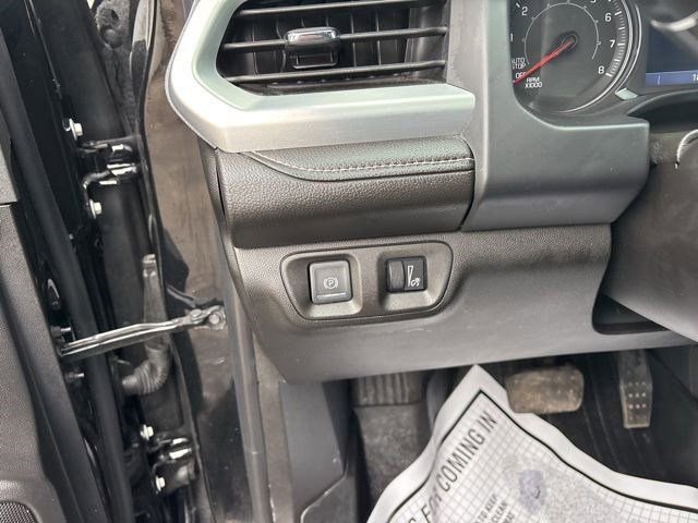 Used 2023 GMC Acadia SLE image 19