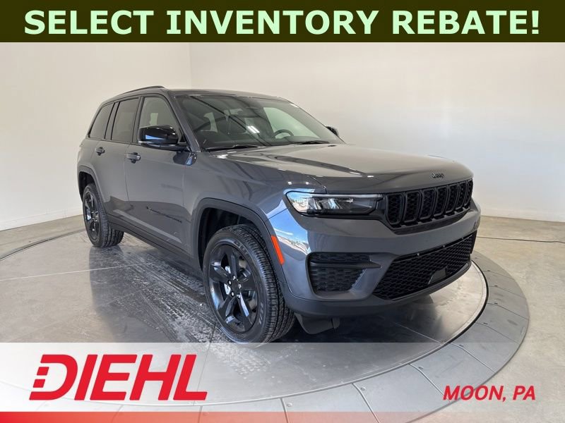 New 2025 Jeep Grand Cherokee Altitude w/ Trailer Tow Package AWD/4WD image 1