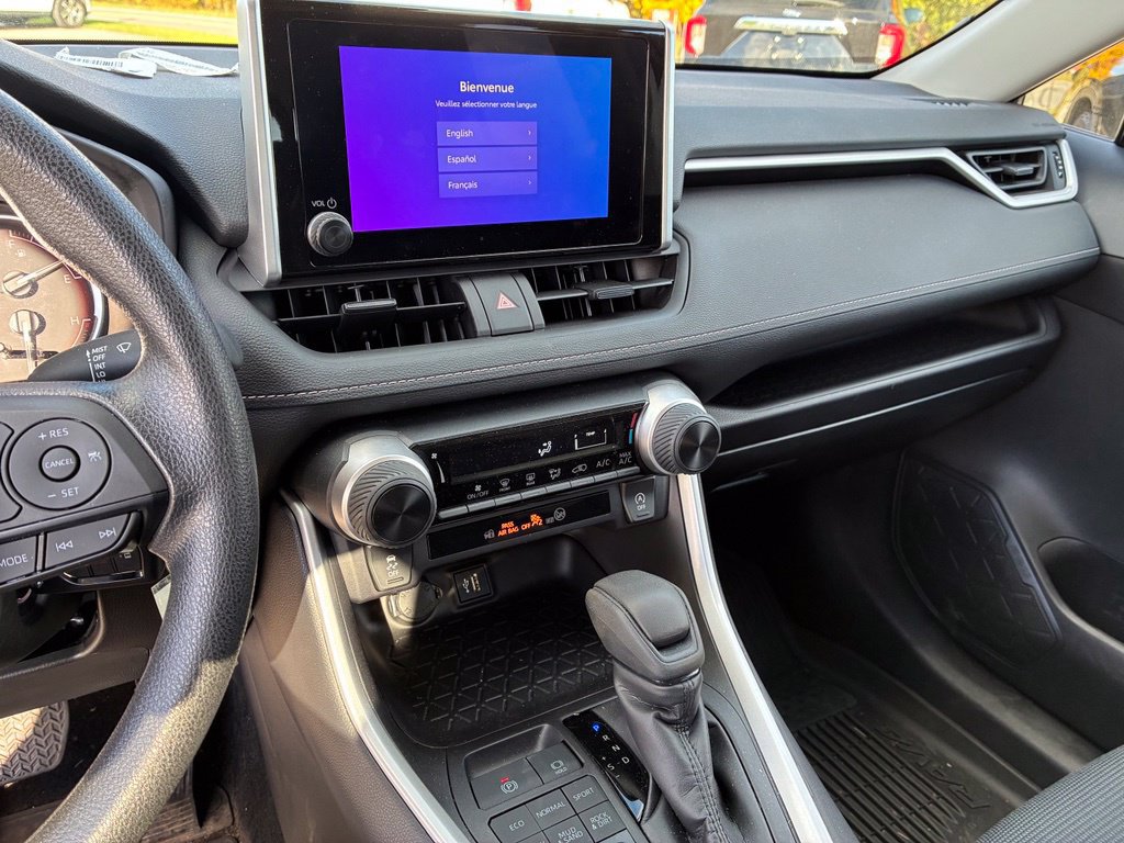 Used 2024 Toyota RAV4 LE AWD/4WD image 11