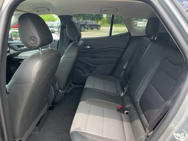 Used 2025 Chevrolet Trax LT w/ LT Convenience Package FWD image 29