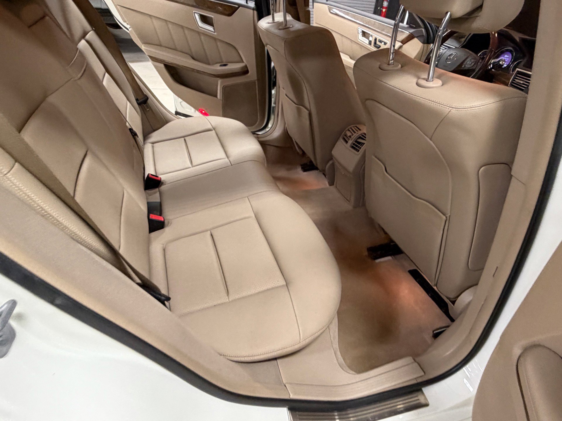 Used 2011 Mercedes-Benz E 350 4MATIC Wagon image 22