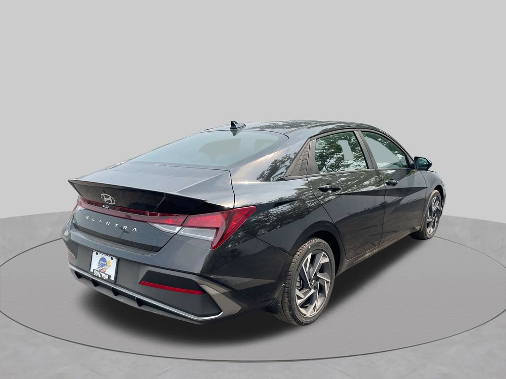 Used 2025 Hyundai Elantra Sport FWD image 32