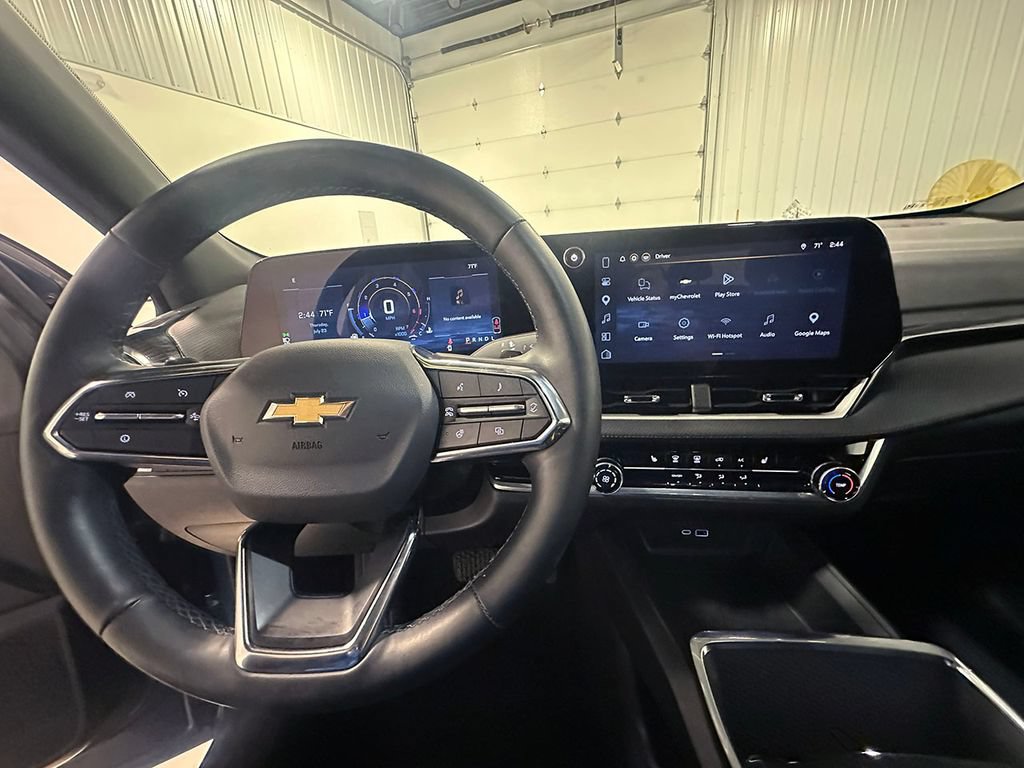 Used 2026 Chevrolet Equinox LT AWD/4WD image 38