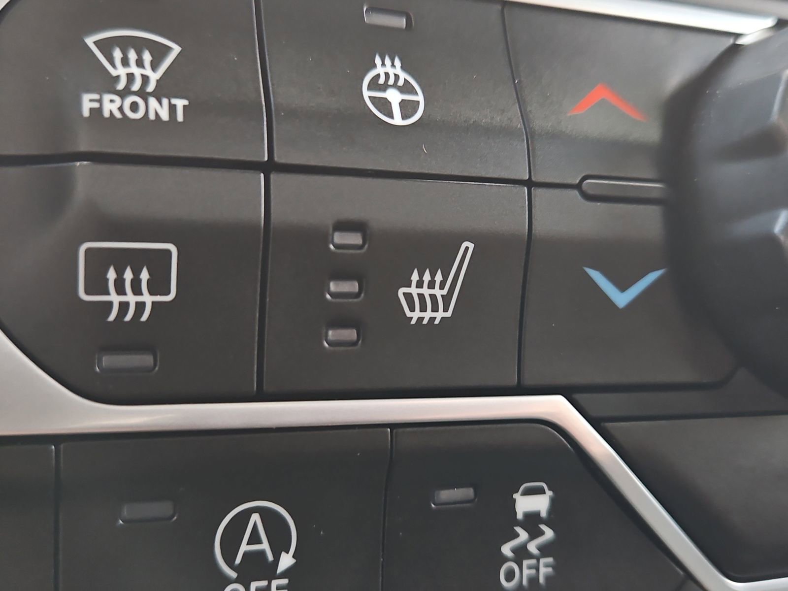 Used 2024 Jeep Gladiator Rubicon w/ Safety Group AWD/4WD image 25