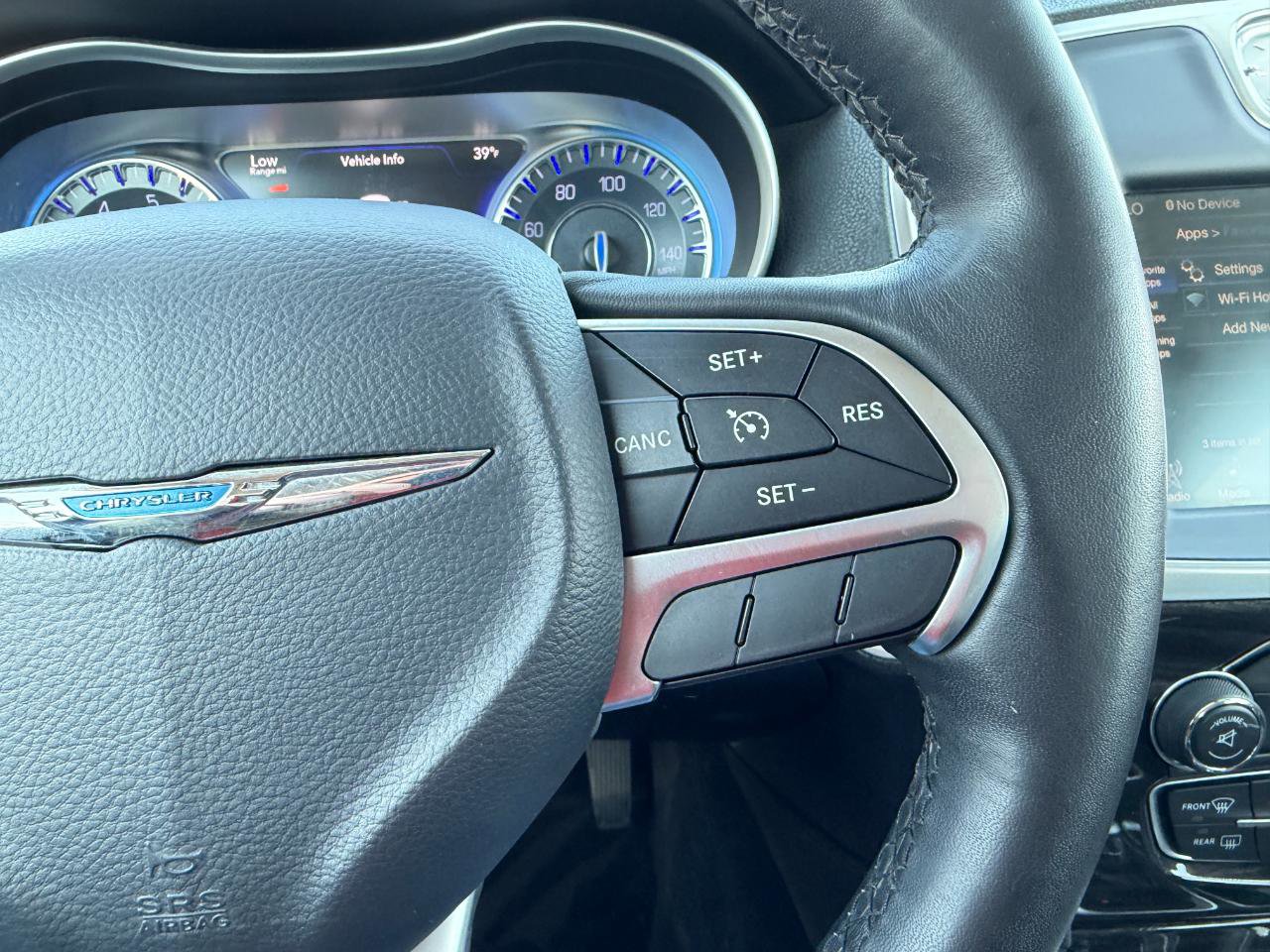 Used 2015 Chrysler 300 Limited w/ Driver Convenience Group image 41