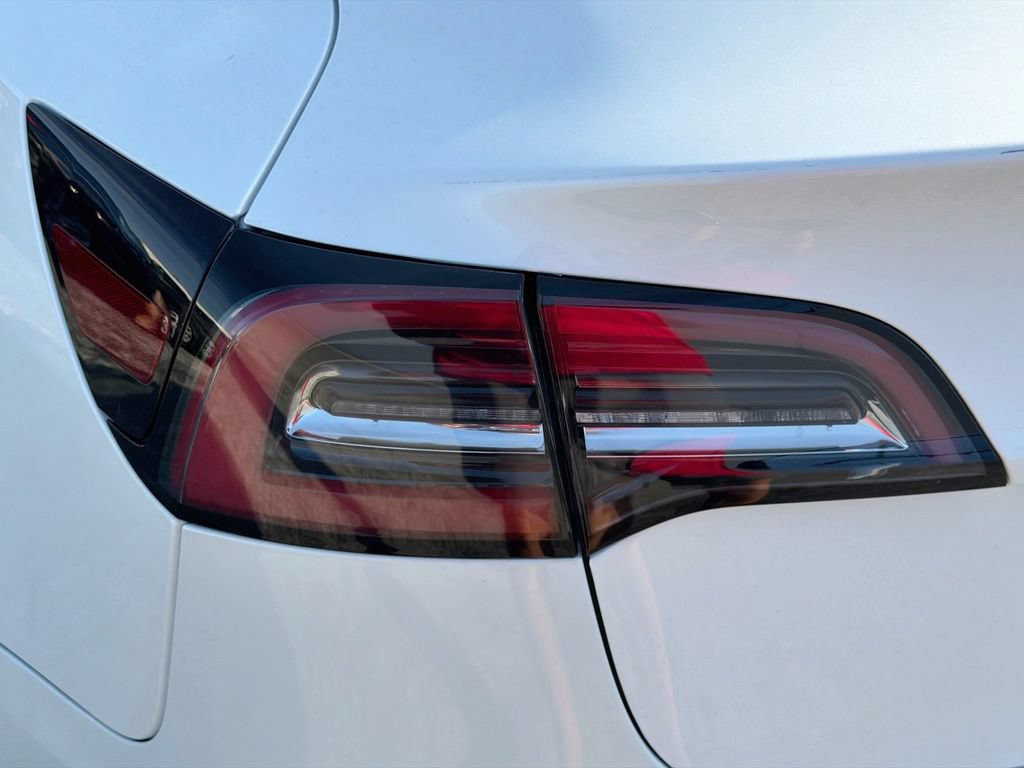 Used 2022 Tesla Model 3 Standard Range RWD image 29