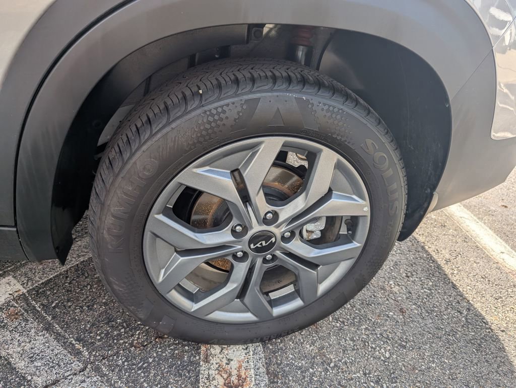 Used 2025 Kia Seltos LX image 25