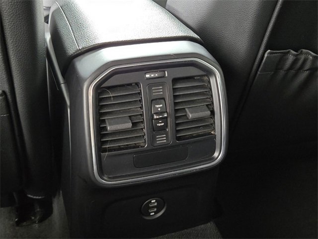 Used 2021 Porsche Macan Base image 16