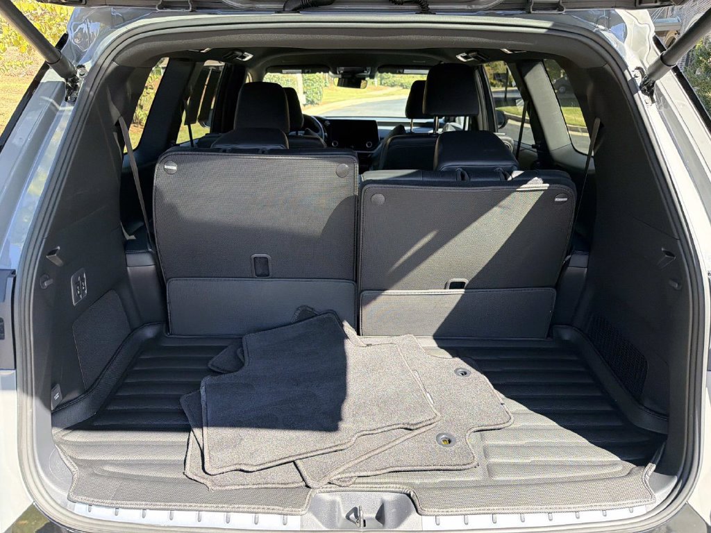 Used 2025 Lexus TX 500h AWD w/ Technology Package image 18