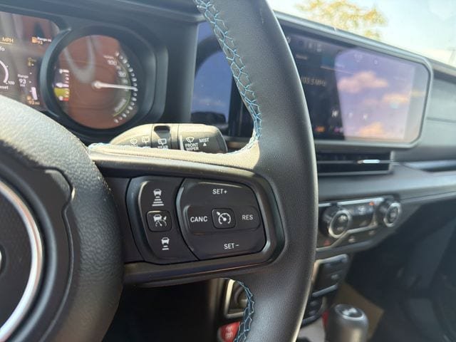 Used 2024 Jeep Wrangler Unlimited Rubicon 4xe AWD/4WD image 26