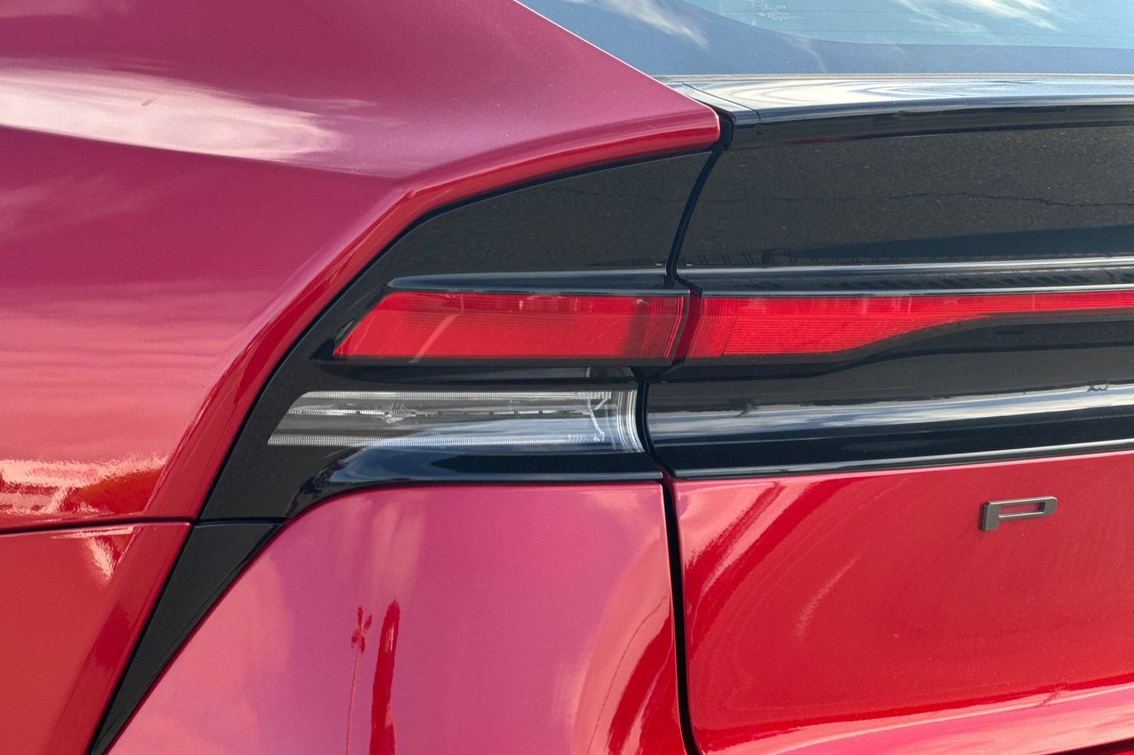 Certified 2025 Toyota Prius LE FWD image 49