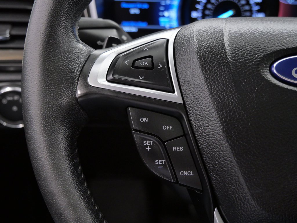Used 2017 Ford Fusion SE w/ Fusion SE Technology Package FWD image 22
