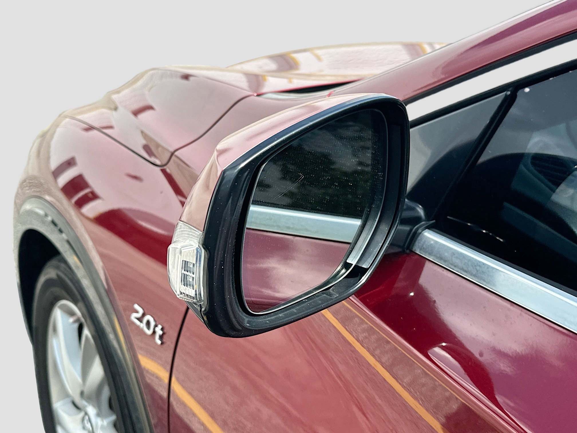 Used 2018 INFINITI QX30 w/ Cargo Package image 9