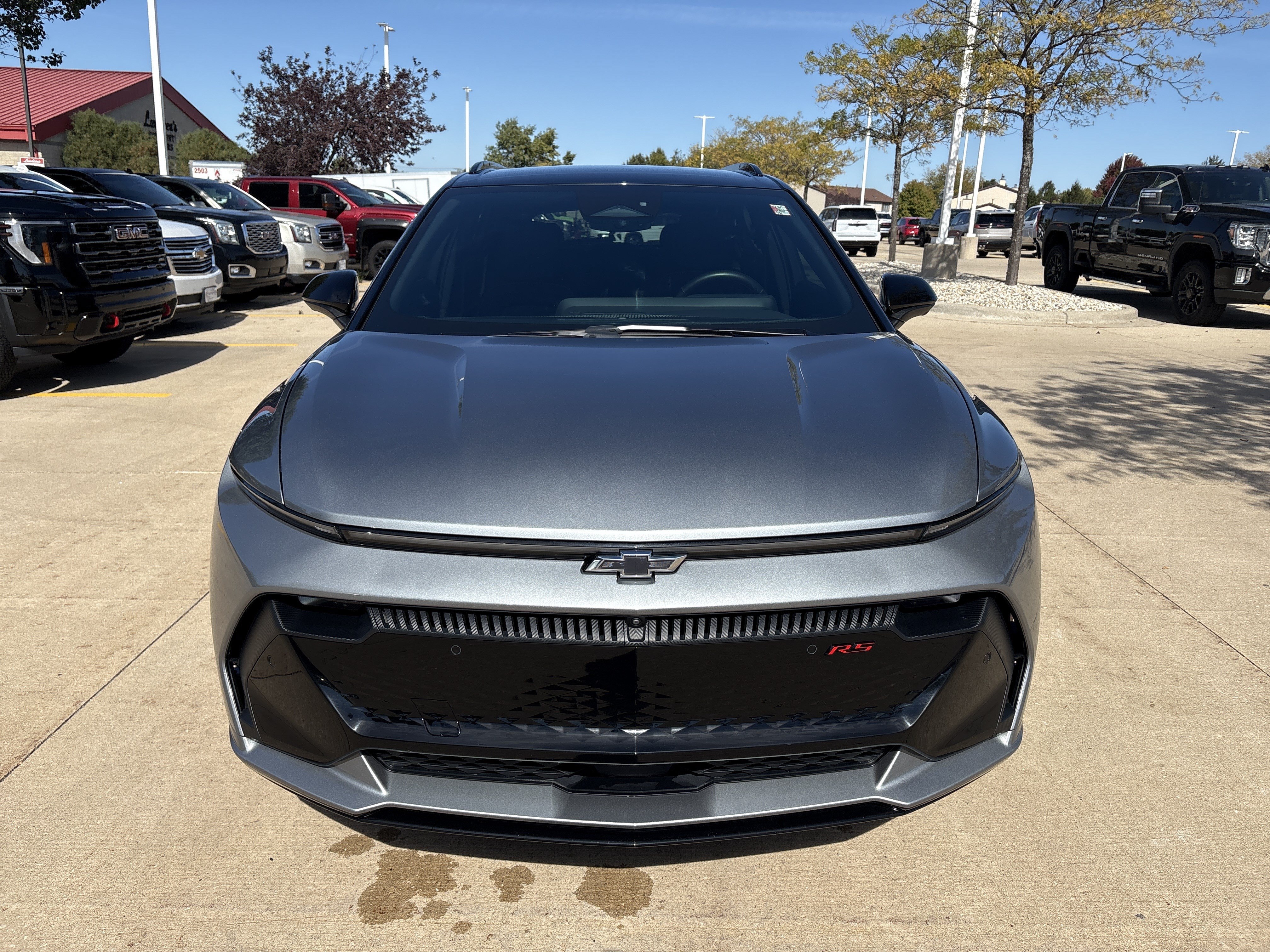 Used 2024 Chevrolet Equinox EV RS FWD image 2