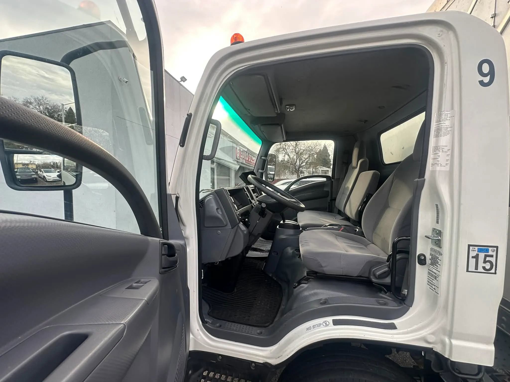 Used 2020 Isuzu NPR image 26