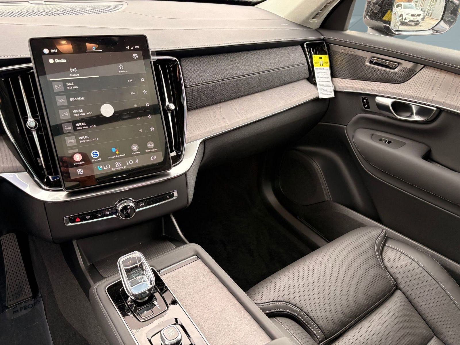 New 2026 Volvo XC90 B6 Ultra w/ Protection Package image 24