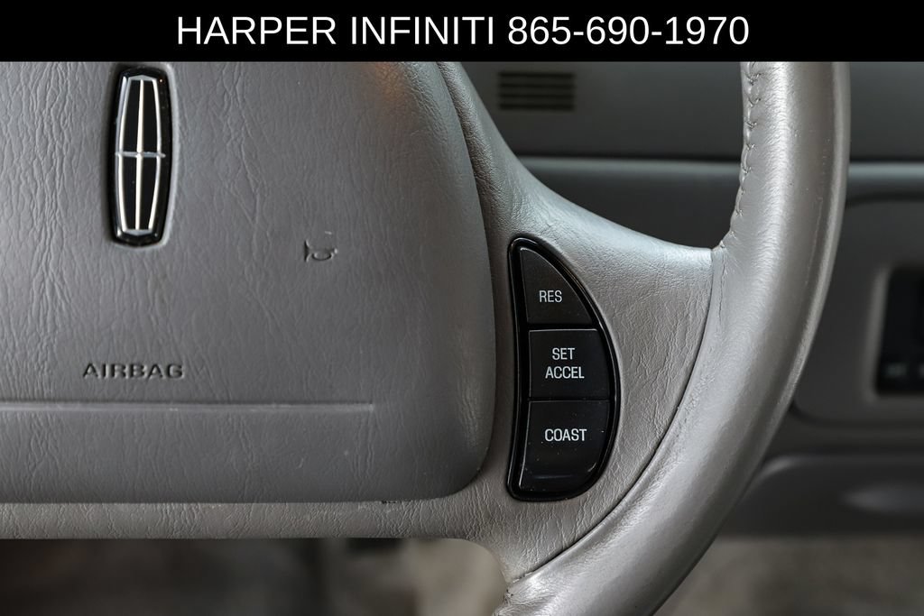 Used 2000 Lincoln Town Car Executive RWD image 57
